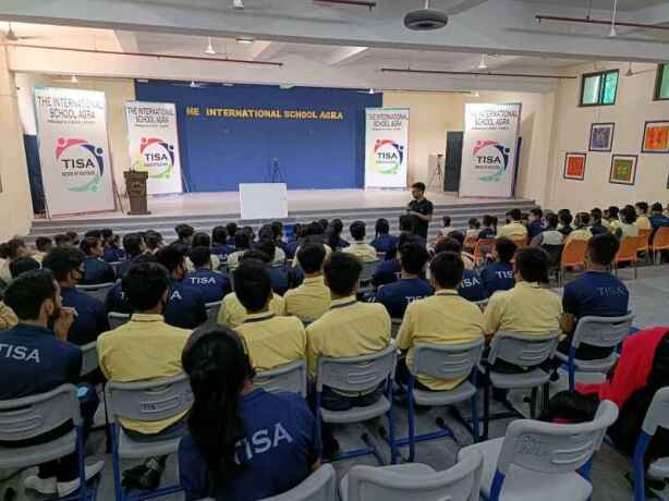 admission-at-agra-best-school-for-kindergarten-to-12th-big-0